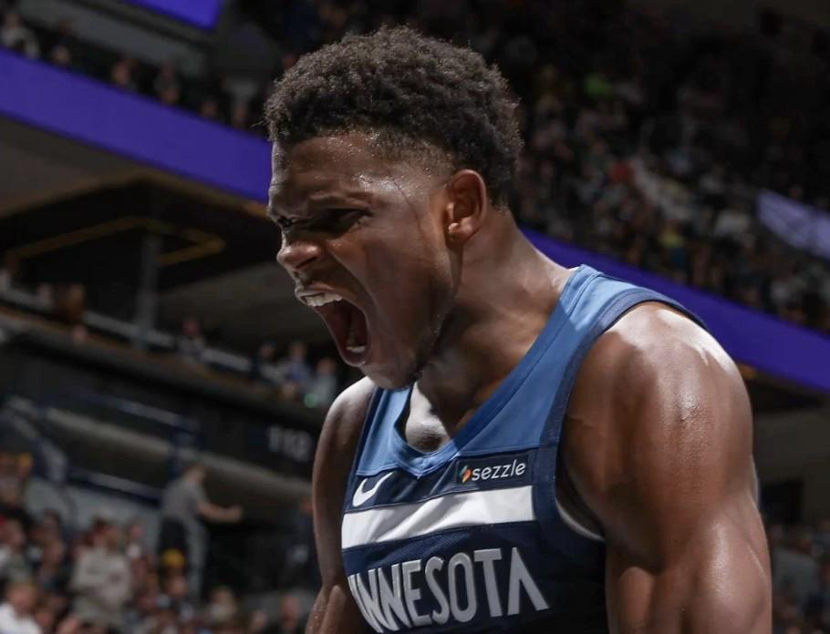 hth体育平台-爱德华兹：我们今天打得像屎一样，但赢球就没什么可抱怨的了